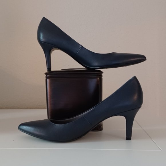 NWOT Life Stride Navy Blue Sevyn Pump Size 9.5N - Picture 4 of 7